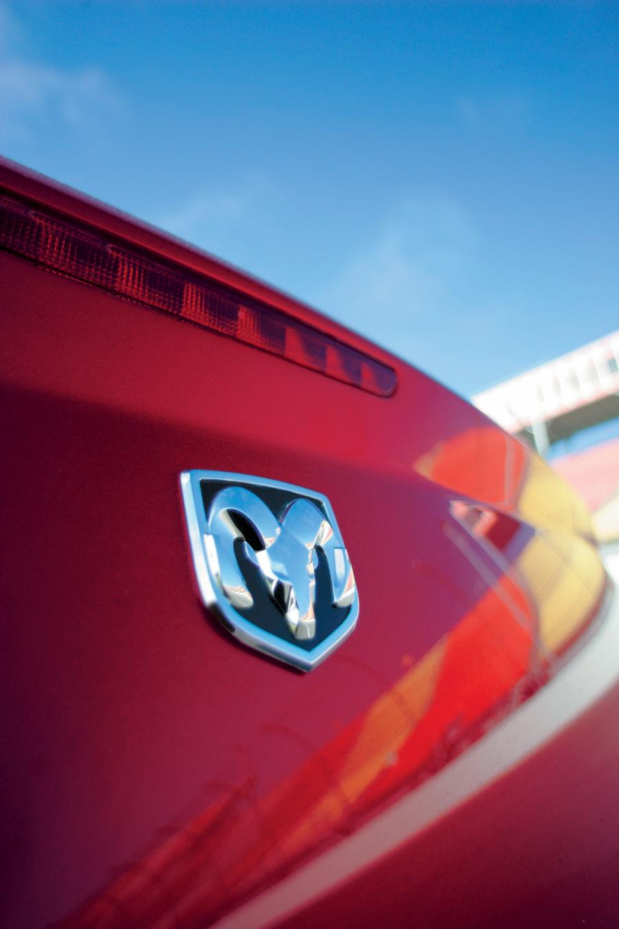  Dodge Charger R/T 2005 года  (фото 39 из 81)